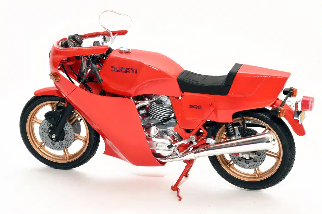 Ducati 900